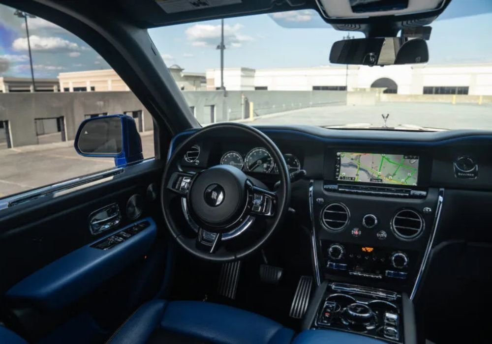 Rolls-Royce Cullinan Rental | Triumphant Luxury