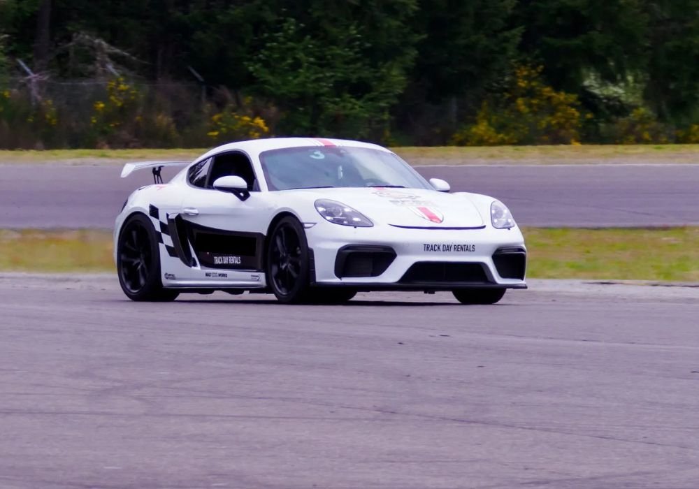 Novice Track Clinic – GT4 | Triumphant Luxury