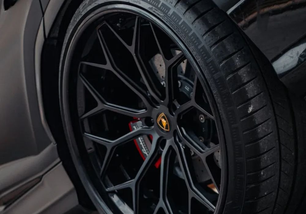 Lamborghini Urus | SUV | Triumphant Luxury