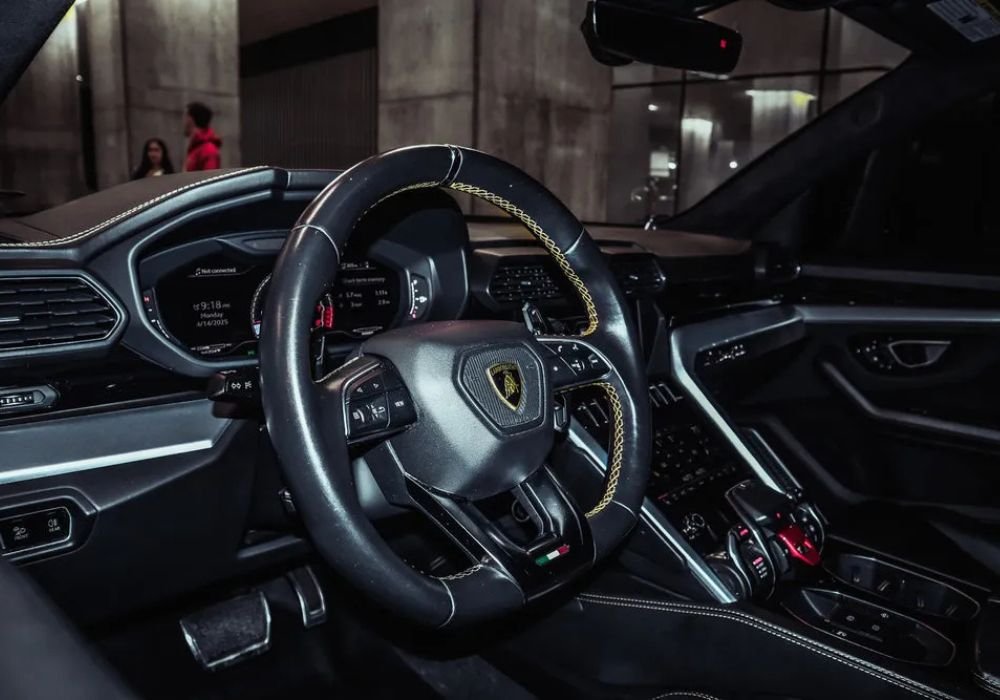 Lamborghini Urus | SUV | Triumphant Luxury