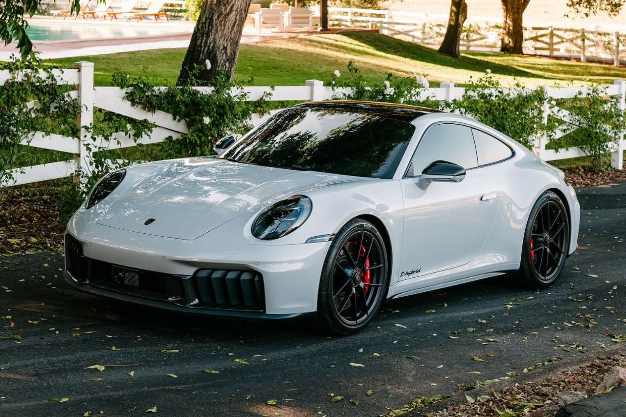Porsche 911 Carrera 4 GTS | Triumphant Luxury Website
